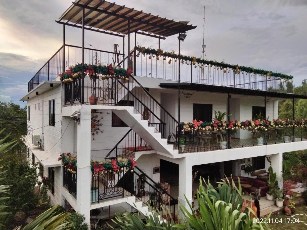 Casa De Robles Tanay Rizal Hotel Exterior foto