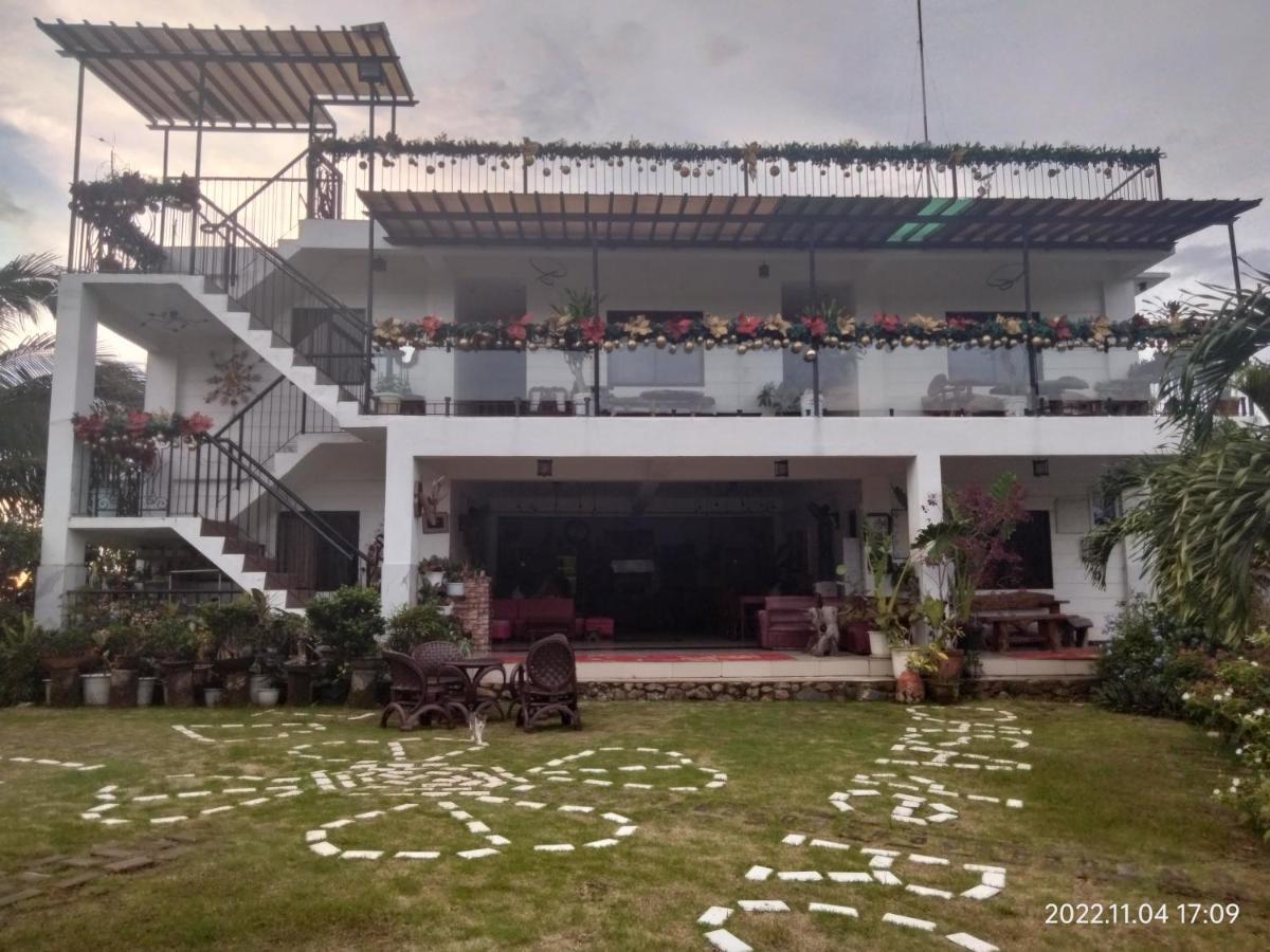Casa De Robles Tanay Rizal Hotel Exterior foto