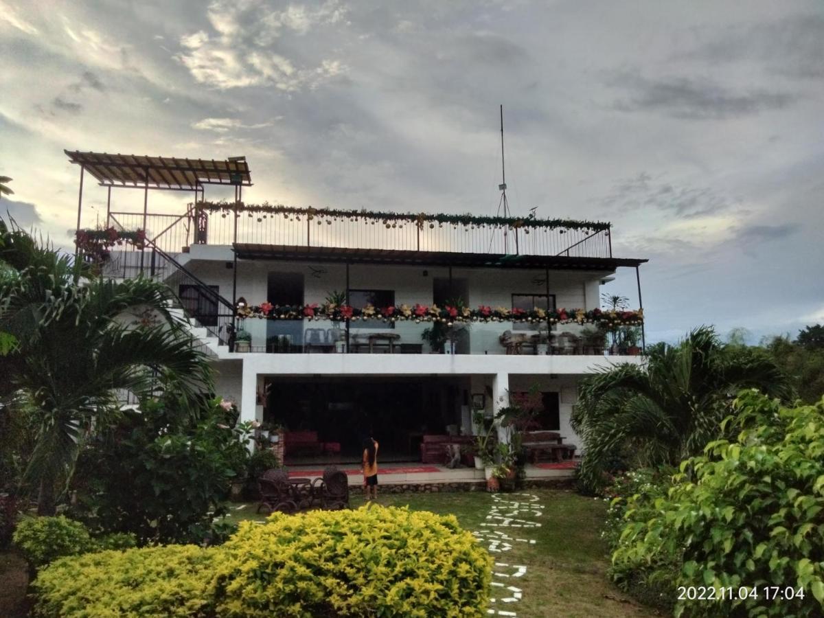 Casa De Robles Tanay Rizal Hotel Exterior foto