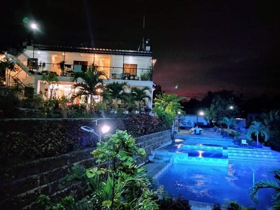 Casa De Robles Tanay Rizal Hotel Exterior foto